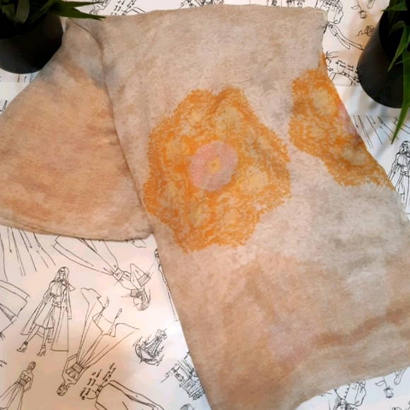 Scarf - Picture 1 of 4